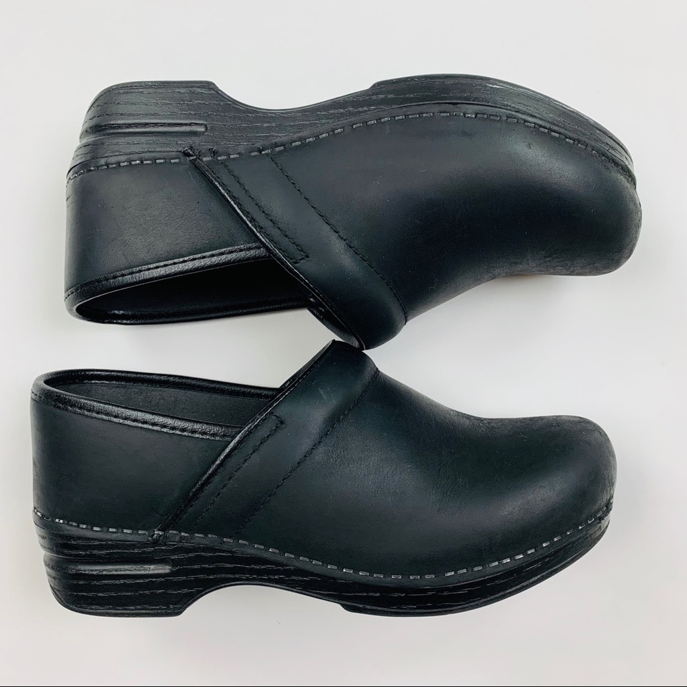 DANSKO Black Leather Clogs sz 39